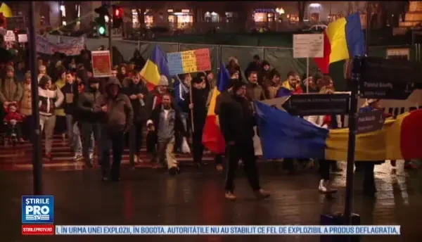 Mii de oameni au protestat in tara in a 20-a zi de manifestatii