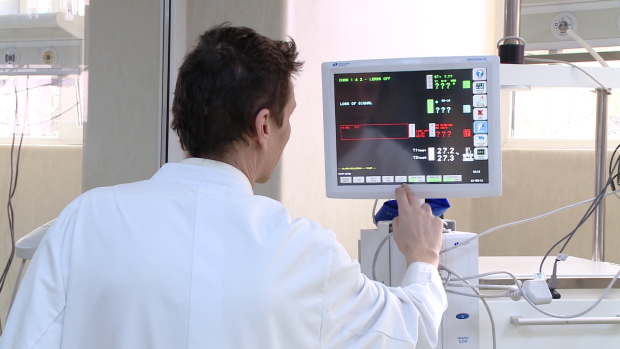 "In toracele deschis al omului declarat mort, medical, juridic, vedeam inima batand". Experienta unui medic de la ATI