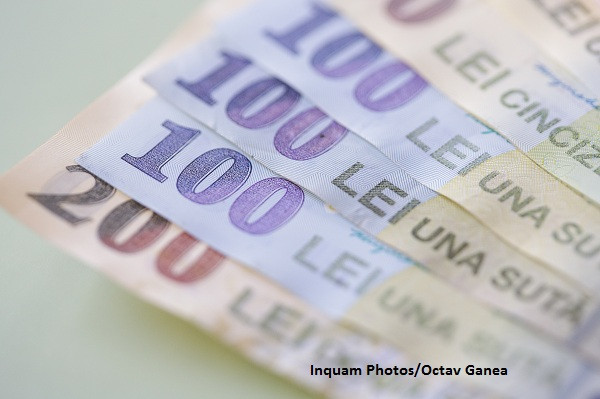 Salariile care se maresc de joi cu 20%. 53.000 de persoane beneficiaza de masura luata de Guvern