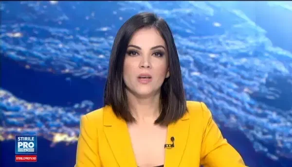 Un fenomen meteo rar i-a incantat pe locuitorii din Singapore. Un nor in culorile curcubeului a aparut pe cer