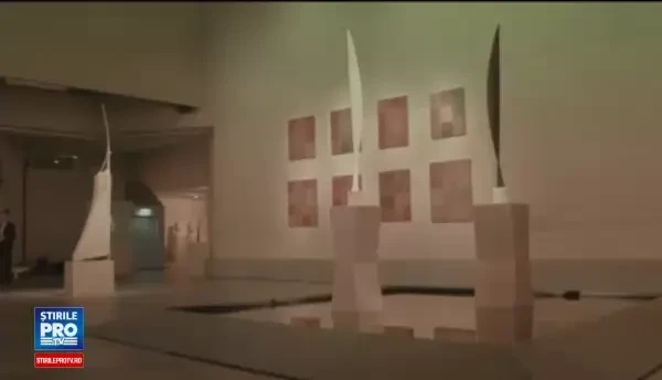 Brancusi, omagiat la Targu Jiu printr-o linie de foc intre Masa Tacerii si Poarta Sarutului. Evenimentul anuntat astazi