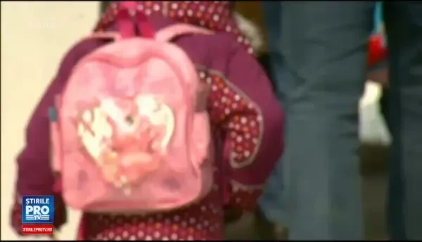 Educatoarea din Capitala inregistrata umilind copii ar fi recurs si la abuz fizic: Le pun scotch la gura si asa ma inteleg