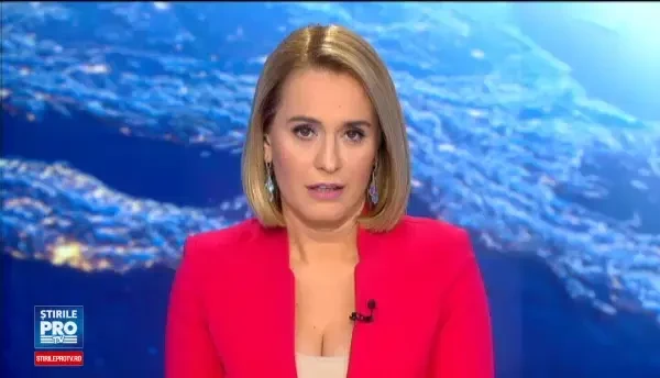 Romantism si rock'n'roll la Saptamana Modei de la Londra. Casa de moda Burberry a adus in prim plan istoria artei britanice