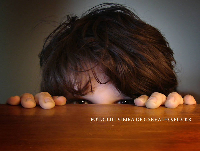 Cum pot fi încurajaţi copiii timizi. Greşelile pe care le fac părinţii