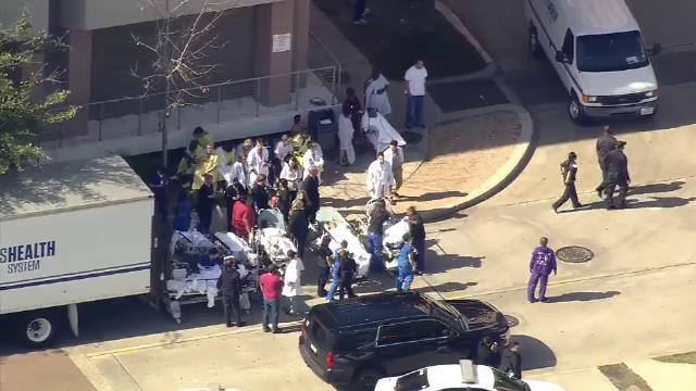 Pacientii unui spital din Texas au fost evacuati dupa o alerta de atac armat. Politia nu a gasit niciun un suspect