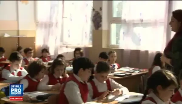 Ministrul Educatiei vrea sa inlocuiasca manualele cu eBook Reader. Specialistii si profesorii critica initiativa