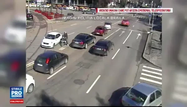 Un barbat de 53 de ani, care se afla pe un scuter, a fost izbit de un autoturism. In ce conditii a avut loc incidentul