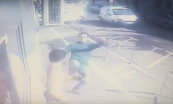 Atac sangeros in centrul Constantei. Motivul pentru care angajatul unui magazin a fost injunghiat de un client. VIDEO