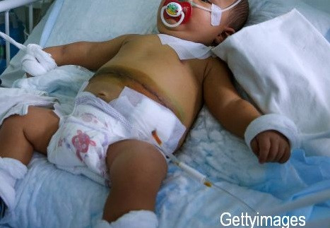 Imaginea care a emotionat internetul. Ultimele momente petrecute de o mama alaturi de fiul ei de 6 ani