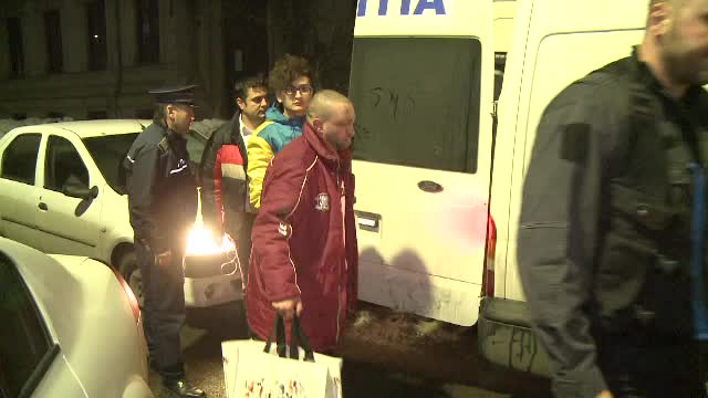 8 suspecti, retinuti in legatura cu incidentele de la protestele din Piata Victoriei. Descoperiri socante in locuintele lor