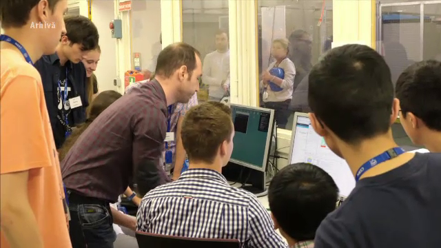 Suma de "nerefuzat" oferita de Guvern olimpicilor pentru a ramane in tara: 3.500 de euro pe an. Reactia studentilor