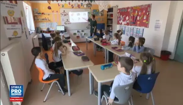 Inscrieri clasa pregatitoare. Care sunt cele mai performante scoli de stat si cat costa taxele la privat