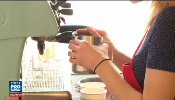 Burgeri, bagels si ciorbe, servite direct din rulota pentru cei grabiti. Cat au investit tinerii in afacerile street food