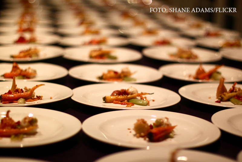 Creierul poate fi "pacalit" ca sa nu mai simta foamea. De ce simtim nevoia sa mancam mai mult decat ne trebuie