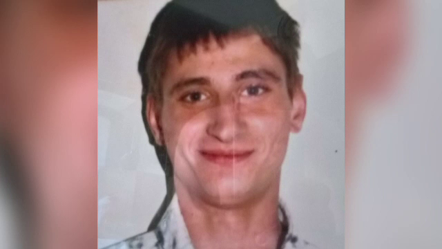 Un tanar de 32 de ani, alpinist utilitar, a murit in timp ce curata gheata de pe o cladire. Daunele pe care le cere familia