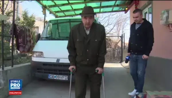 Padurar din Dambovita, atacat cu salbaticie de doi tineri pe care i-a surprins la furat de lemne