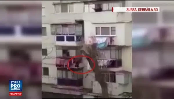 Rasturnare de situatie in cazul hotului care a fost filmat pescuind haine din balcon. Care este de fapt adevarul