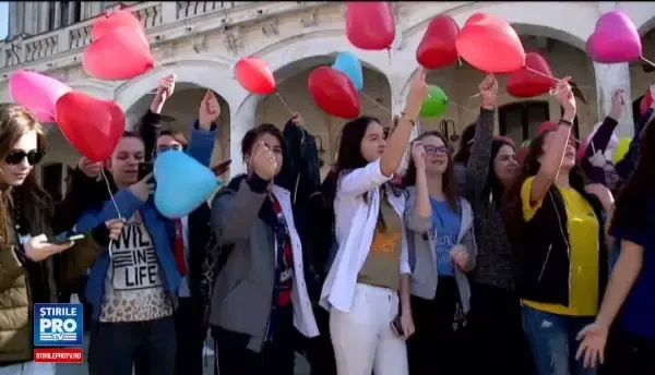 Ziua de Dragobete va ramane una de neuitat pentru un cuplu din Prahova. Cei doi s-au casatorit la Poarta Sarutului