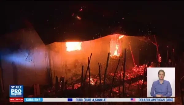 O batrana de 80 de ani a murit in urma unui incendiu provocat de o soba. Era flacara imensa, nu te puteai apropia