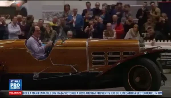 Mercedes cotat la un milion si jumatate de euro, la o expozitie de masini clasice in Londra. Ce alte modele au fost prezente