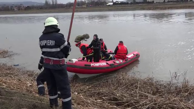 Barbat dat disparut dupa ce a iesit sa isi plimbe cainele pe malului raului Mures. Animalul s-a intors acasa singur