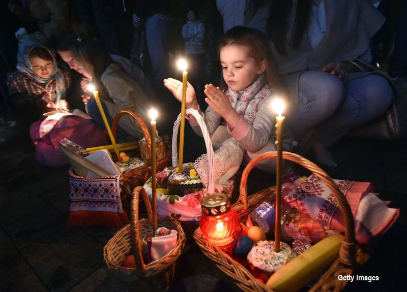 Postul Pastelui, cel mai lung si aspru de peste an, incepe luni. Cele doua zile in care credinciosii pot manca peste