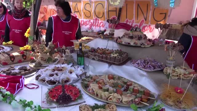 Fasching 2017. Concurs de clatite la sarbatoarea din Brasov care marcheaza sfarsitul iernii. Retetele pregatite de concurenti