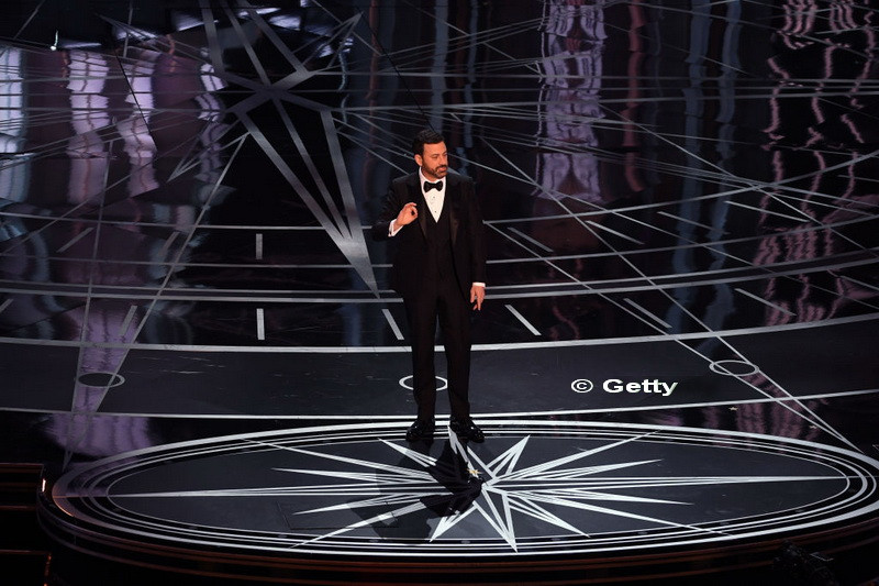 Cele mai tari glume ale lui Jimmy Kimmel: "Ii multumesc lui Trump. Va amintiti anul trecut cand Oscarurile erau rasiste?"