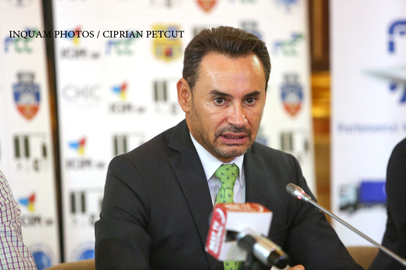 Primarul Aradului, acuzat de ANI de conflict de interese. Ar fi dat decizii in favoarea clientilor firmei sotiei lui