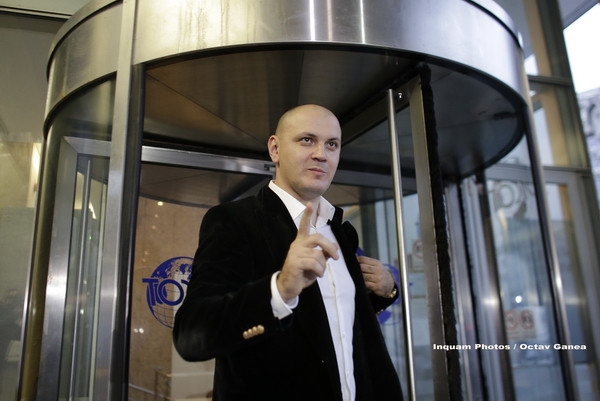 Ghita ar fi cerut bani la Siveco pentru a interveni la politicieni, intre care Ponta si Banicioiu. De ce ar fi fugit din tara