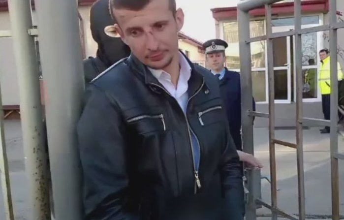 Politist ranit in misiune, in Cluj. Un tanar de 24 de ani a fost retinut dupa ce i-a rupt agentului un dinte, in discoteca