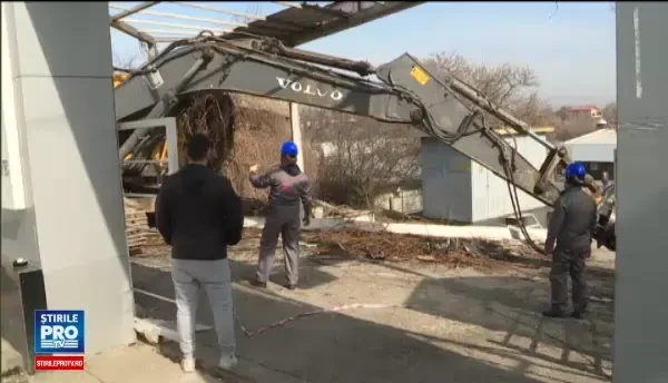 La o luna de la incendiul din Bamboo, specialistii cerceteaza cladirea prabusita. De ce a intarziat operatiunea