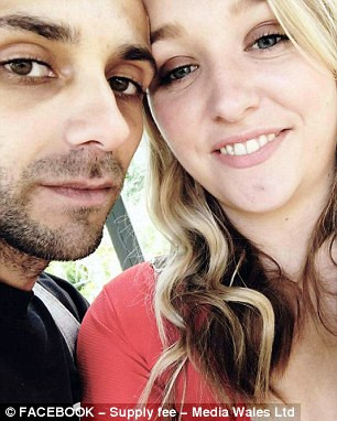 Si-a ucis fosta iubita intr-un centru comercial, dupa ce a aflat ca incepuse o noua relatie. Ce a cautat inainte pe Google