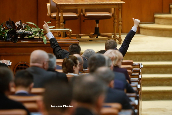 Camera Deputaţilor: Faptele de incompatibilitate sau de conflict de interese se prescriu în 3 ani