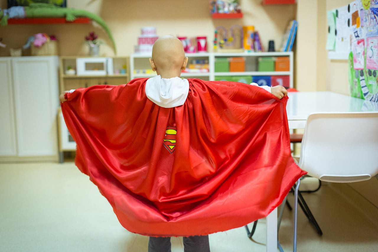 Voluntari in sprijinul copiilor bolnavi de cancer din Romania