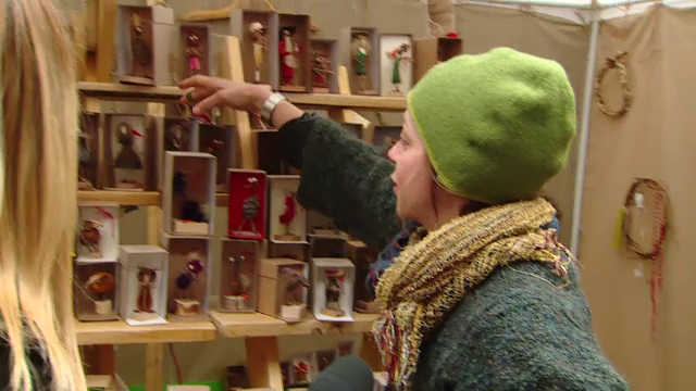 Peste cu mamaliga, mici cu mustar si brose motivationale, in oferta de martisoare. Cat cheltuie romanii de 1 Martie