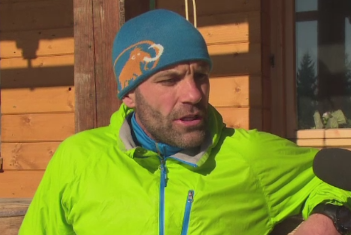 Cautat de Interpol si arestat in Germania. Povestea uimitoare a romanului care a castigat cel mai dur maraton din lume