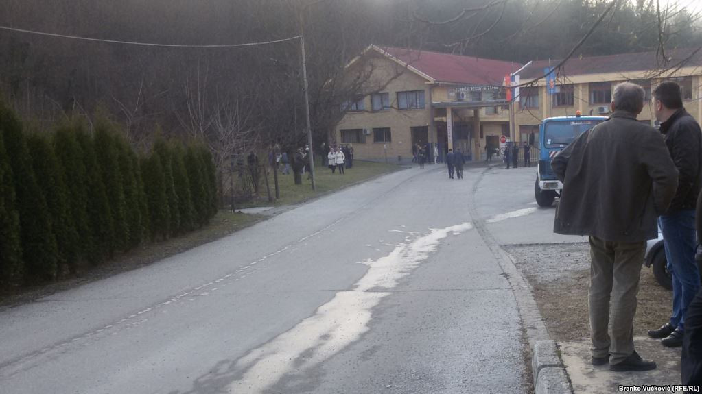 Explozii la un depozit de munitie din Serbia. Bilant provizoriu anuntat de autoritati: 1 mort, 25 raniti si 3 disparuti