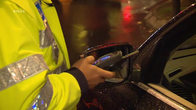 Politist din Bacau arestat pentru luare de mita. Cati bani i-a cerut unui sofer ca sa-i "rezolve" dosarul dupa un accident