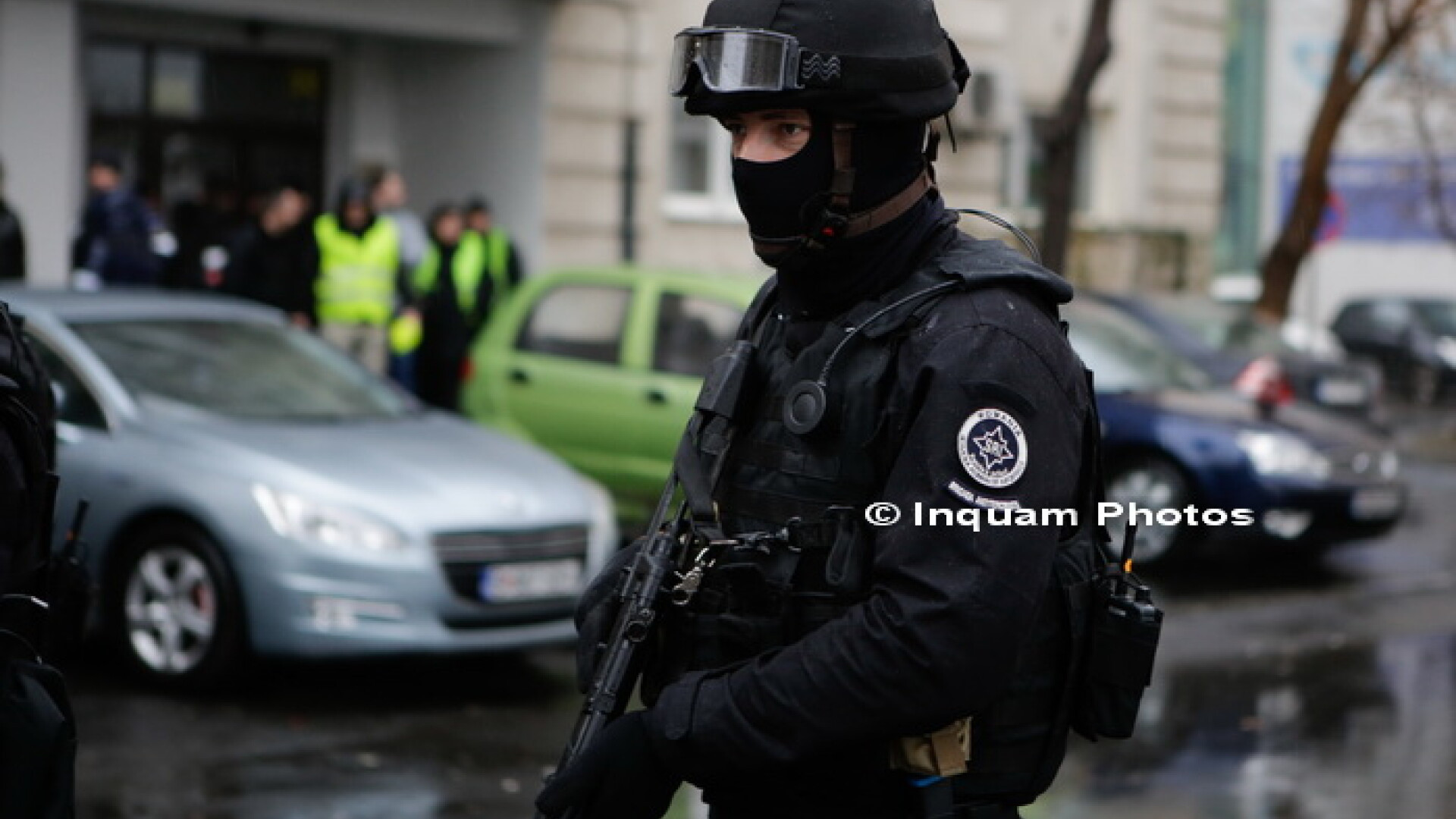 Alertă din cauza unui colet suspect, pus lângă sediul SRI din Pitești. Ce era în el