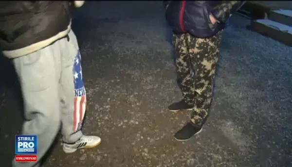 Tanara de 28 de ani, atacata de oamenii din sat pentru ca sufera de o boala cumplita. Un vecin a venit cu toporul