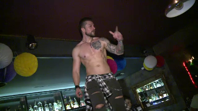 Martisorul, sarbatorit in cluburi de catre doamne si domnisoare. Cu ce le-au rasfatat organizatorii de petreceri