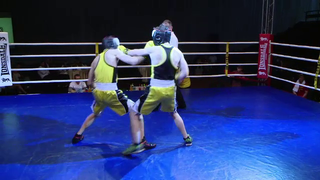 Gala caritabila de box la Iasi. Zece familii cu copii ce sufera de sindromul Down au primit ajutor