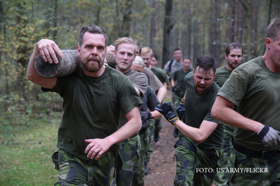 Suedia a reintrodus armata obligatorie. Tara scandinava se teme ca Rusia ar putea invada una dintre insulele sale