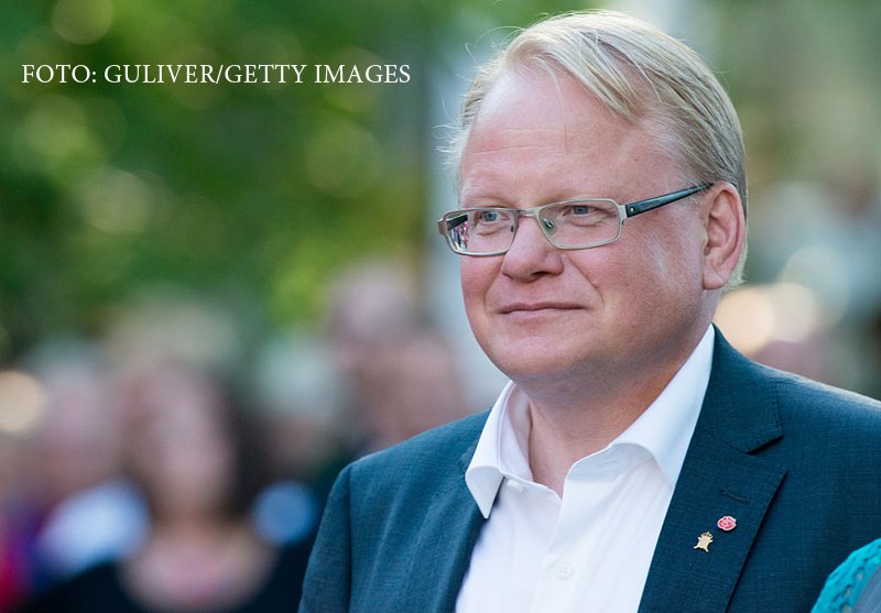 Peter Hultqvist, ministrul Apararii din Suedia