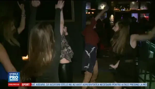 Martisorul, sarbatorit in cluburi de catre doamne si domnisoare. Cu ce le-au rasfatat organizatorii de petreceri