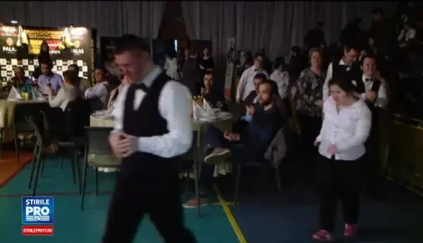 Gala caritabila de box la Iasi. Zece familii cu copii ce sufera de sindromul Down au primit ajutor