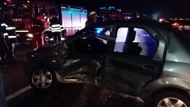 Accident cu trei masini joi seara pe DN1. Un sofer care nu a acordat prioritate a fost aruncat pe celalalt sens de mers