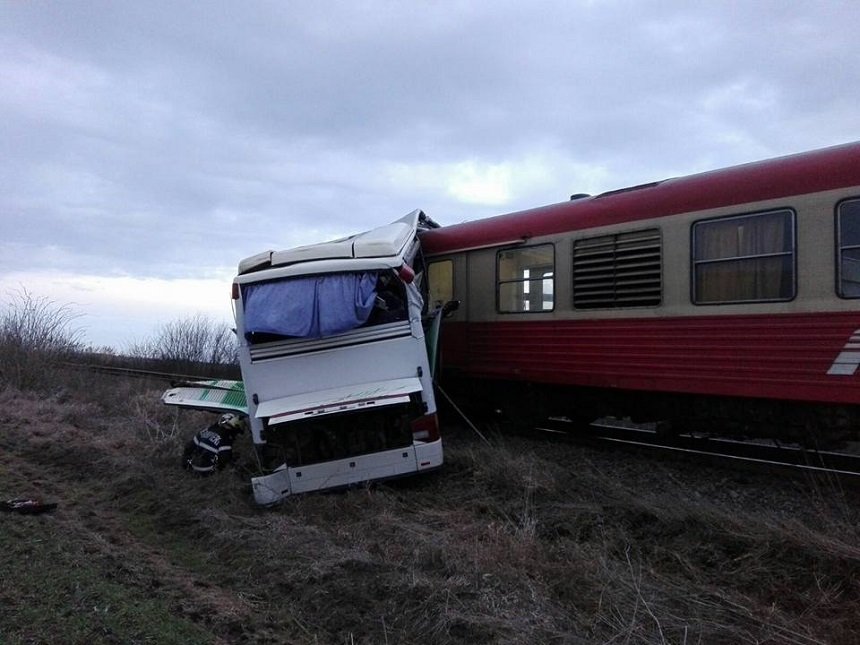 Accident autocar tren