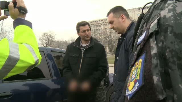 Crima intr-un canal din centrul Bucurestiului, langa Casa Poporului. Un barbat si-a ucis, cu ranga, partenera de viata